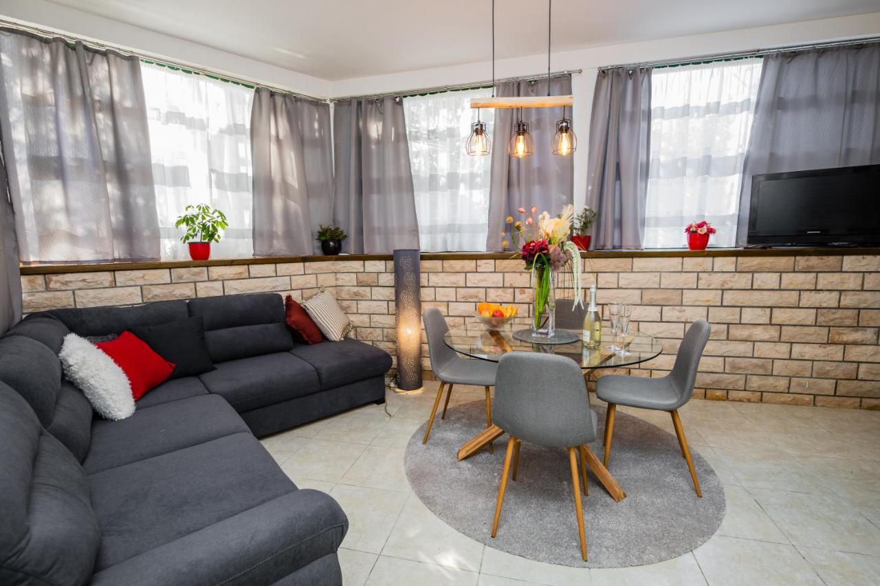 Glicinia Apartamento Šibenik Exterior foto
